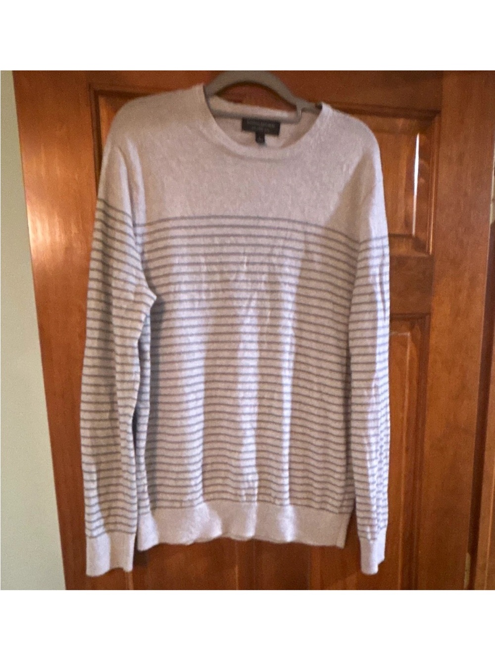 Banana Republic Men's Crewneck Sweater in Light Gray with Thin Stripes
